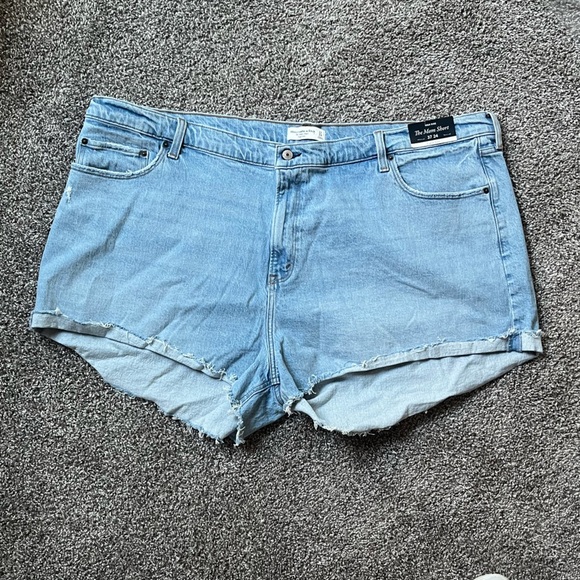 Abercrombie & Fitch Pants - Abercrombie & Fitch NWT The Mom Short High Rise, Curve Love, Plus Size, 37/24